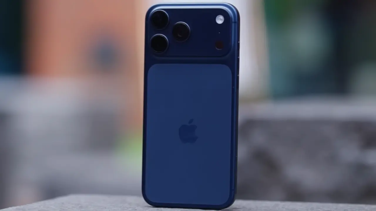 apple iphone 17 pro design build image
