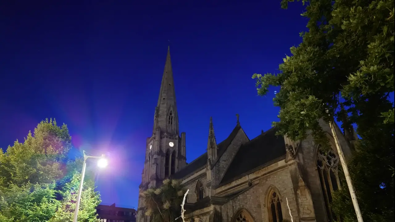 google pixel 10 pro fold low light image