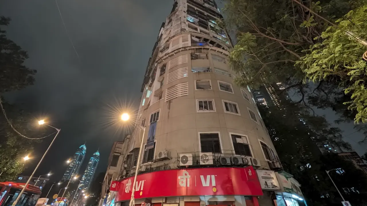 google pixel 10 pro low light image