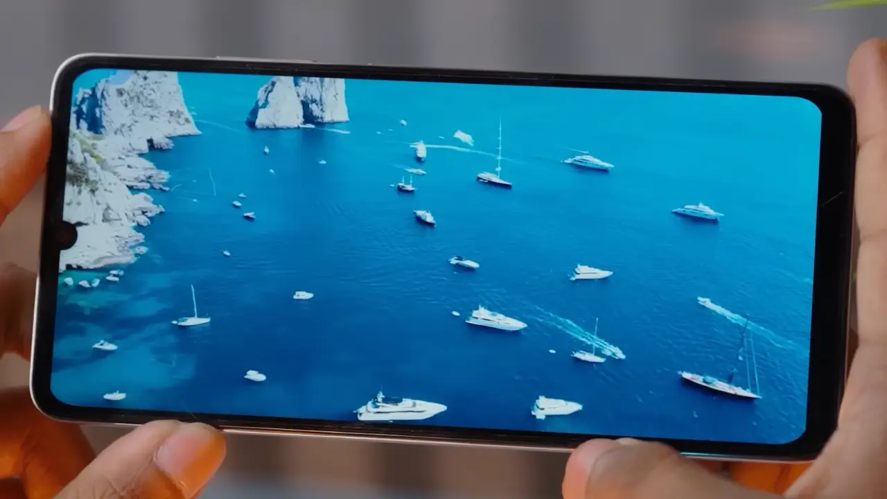 helio 22 display image