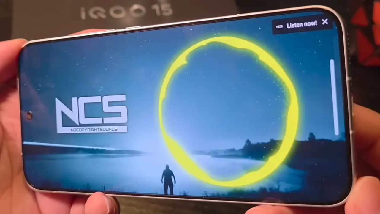 iqoo 15 display image