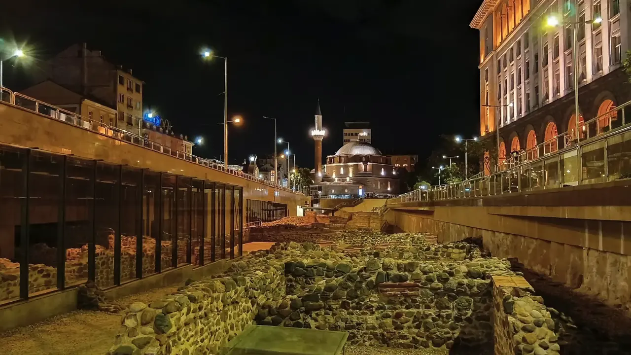 iqoo 15 low light image