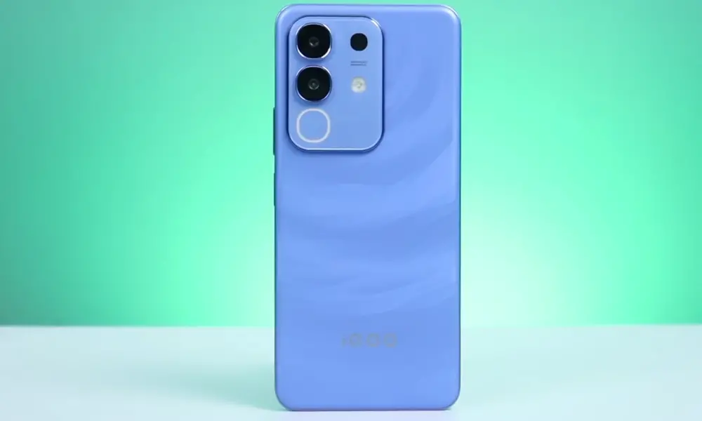 iqoo z10x design build image