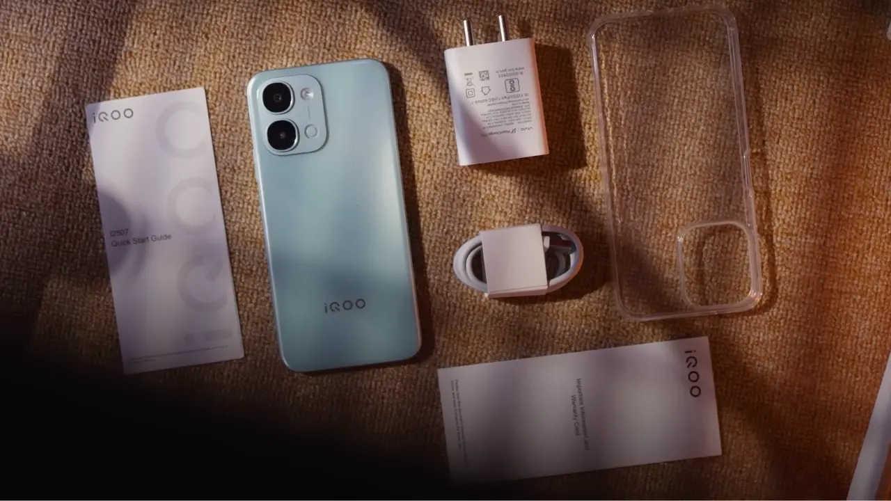 iqoo z11x unboxing image