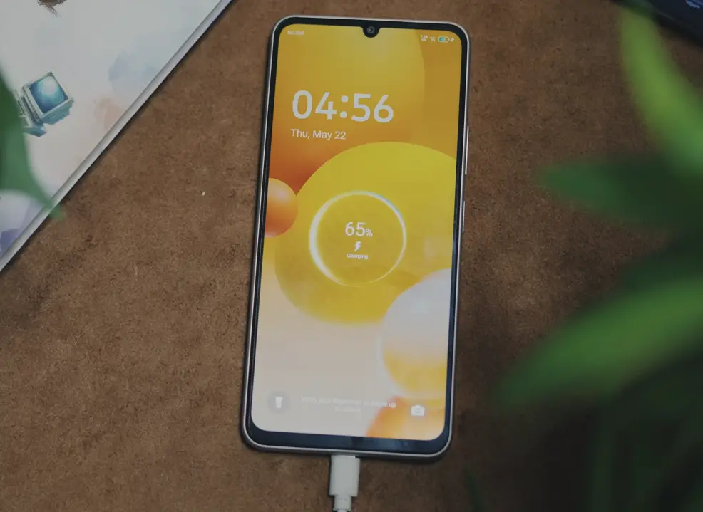 Itel city 100 Battery & Charger Official Image
