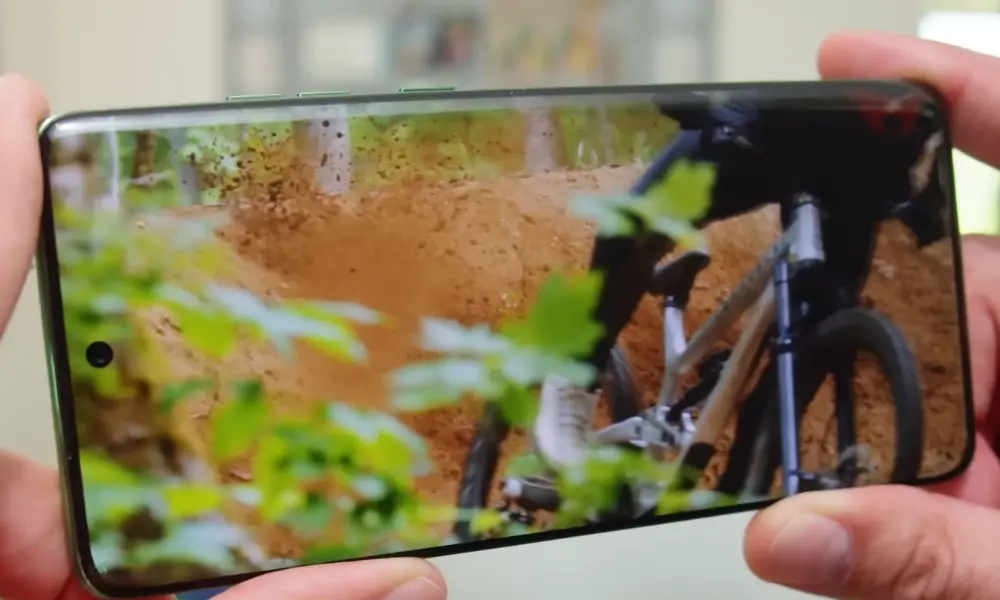 Motorola edge 60 display image