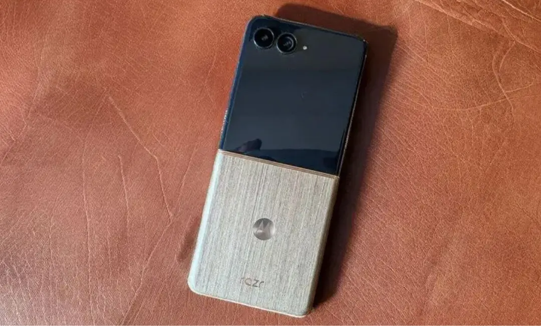 motorola razr 60 ultra design build photo