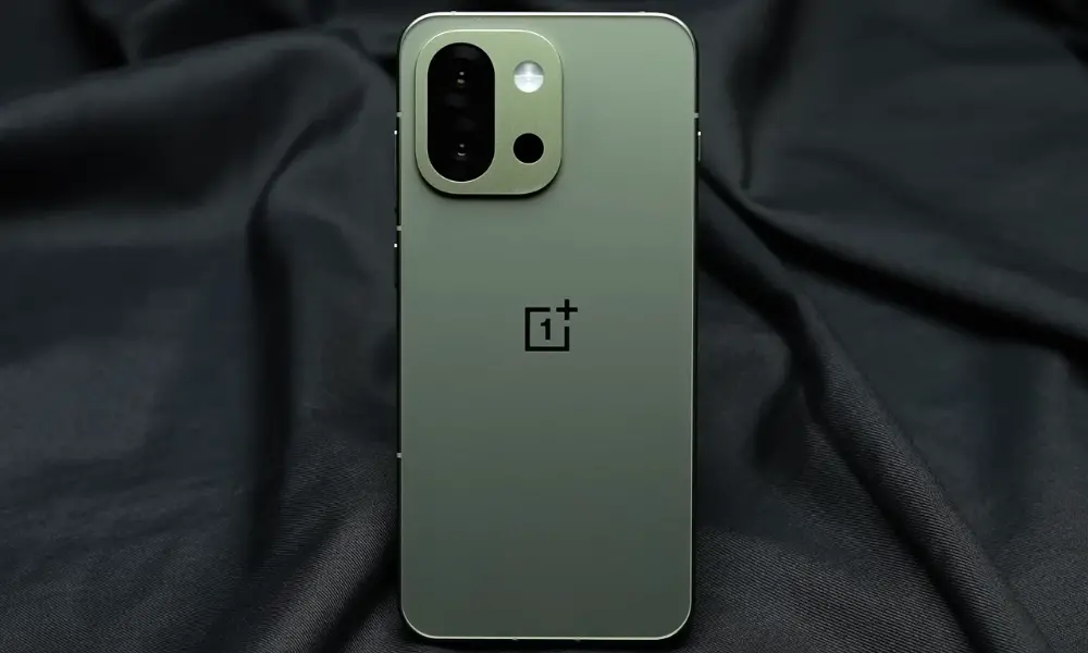 oneplus 13s design build image