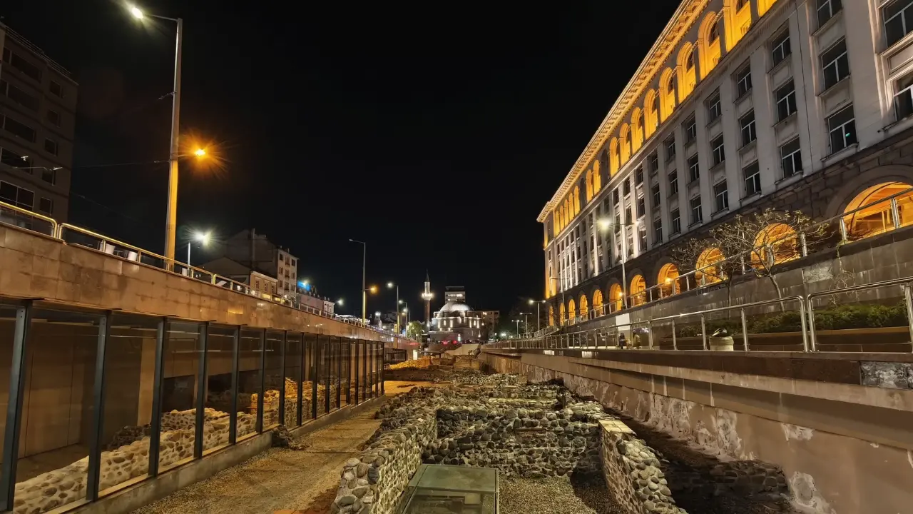 oppo find x9 ultra low light image