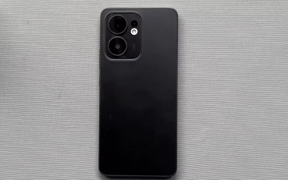 oppo reno 13 f design build quality