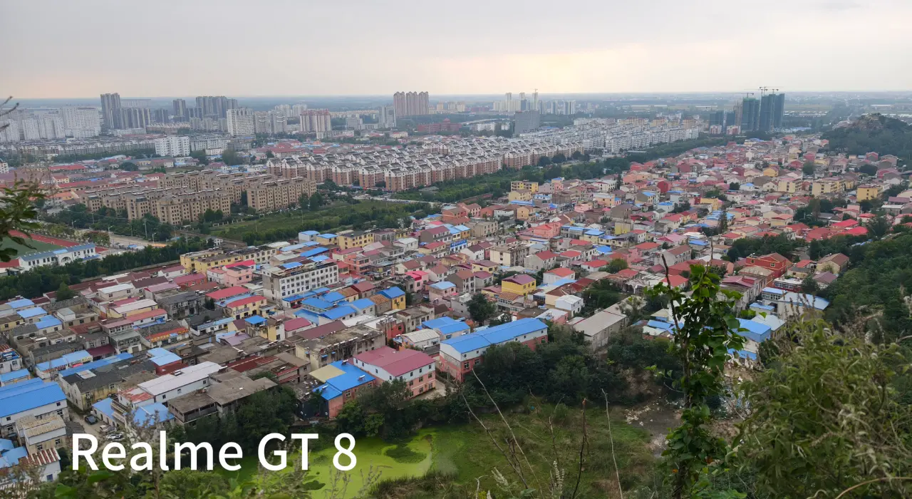 realme gt8  daylight photo