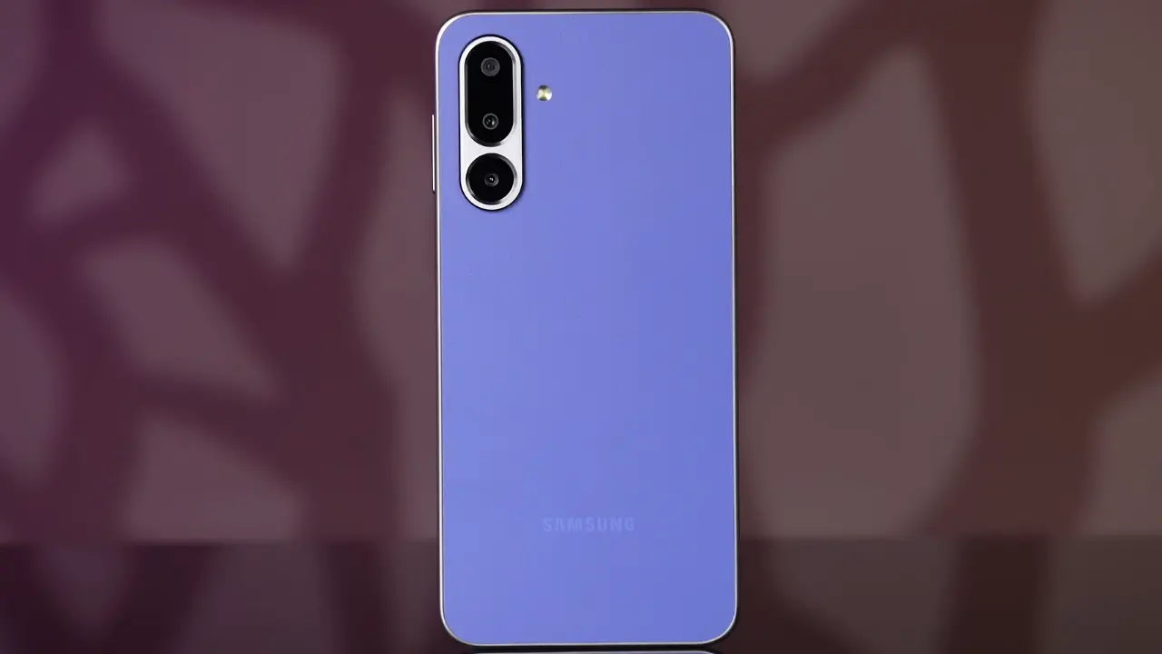 samsung galaxy f36 design build image