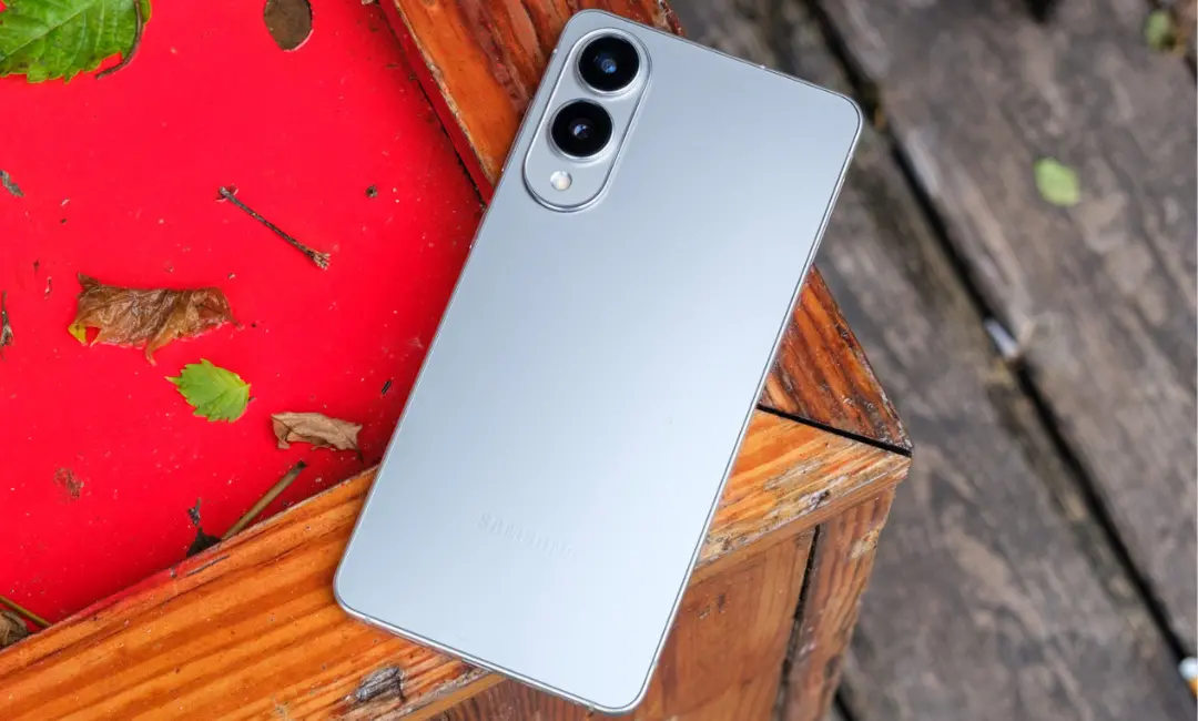 Samsung galaxy s25 edge design build photo