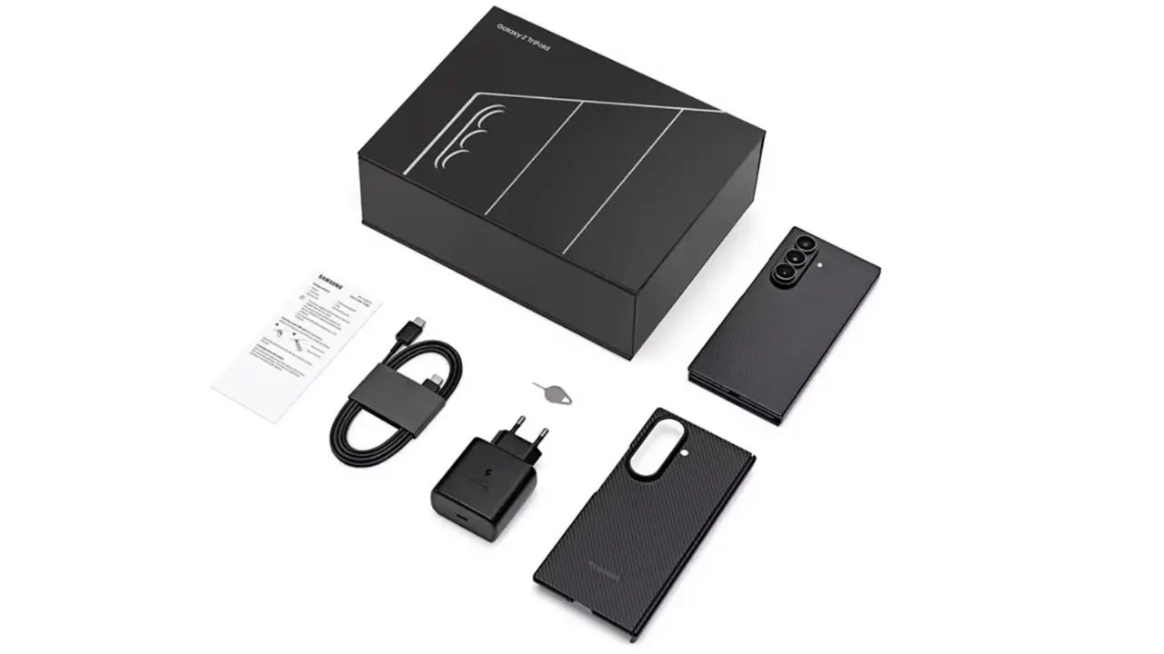 samsung galaxy z trifold box content image