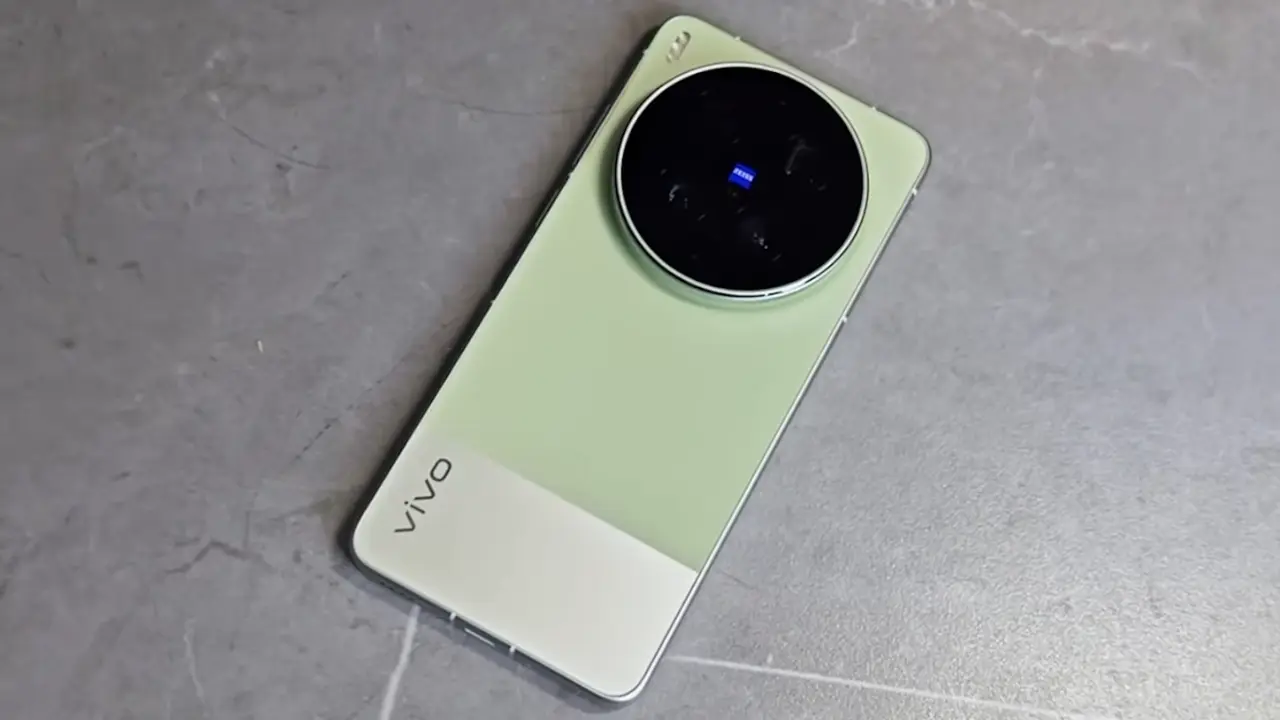 vivo x300 ultra design build image