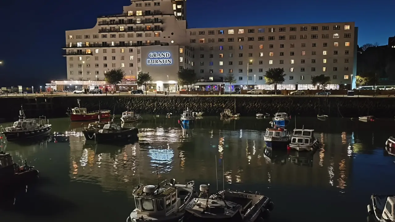 xiaomi poco x8 pro low light image